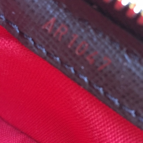 Louis Vuitton Damier Ebene Belem - Picture 8 of 11